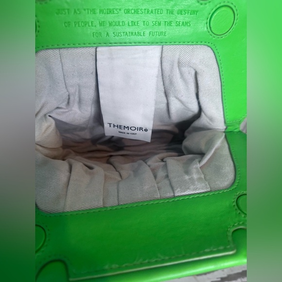 THEMOIRE’ Bios Woven Mantis Pochette in Green - Picture 9 of 12